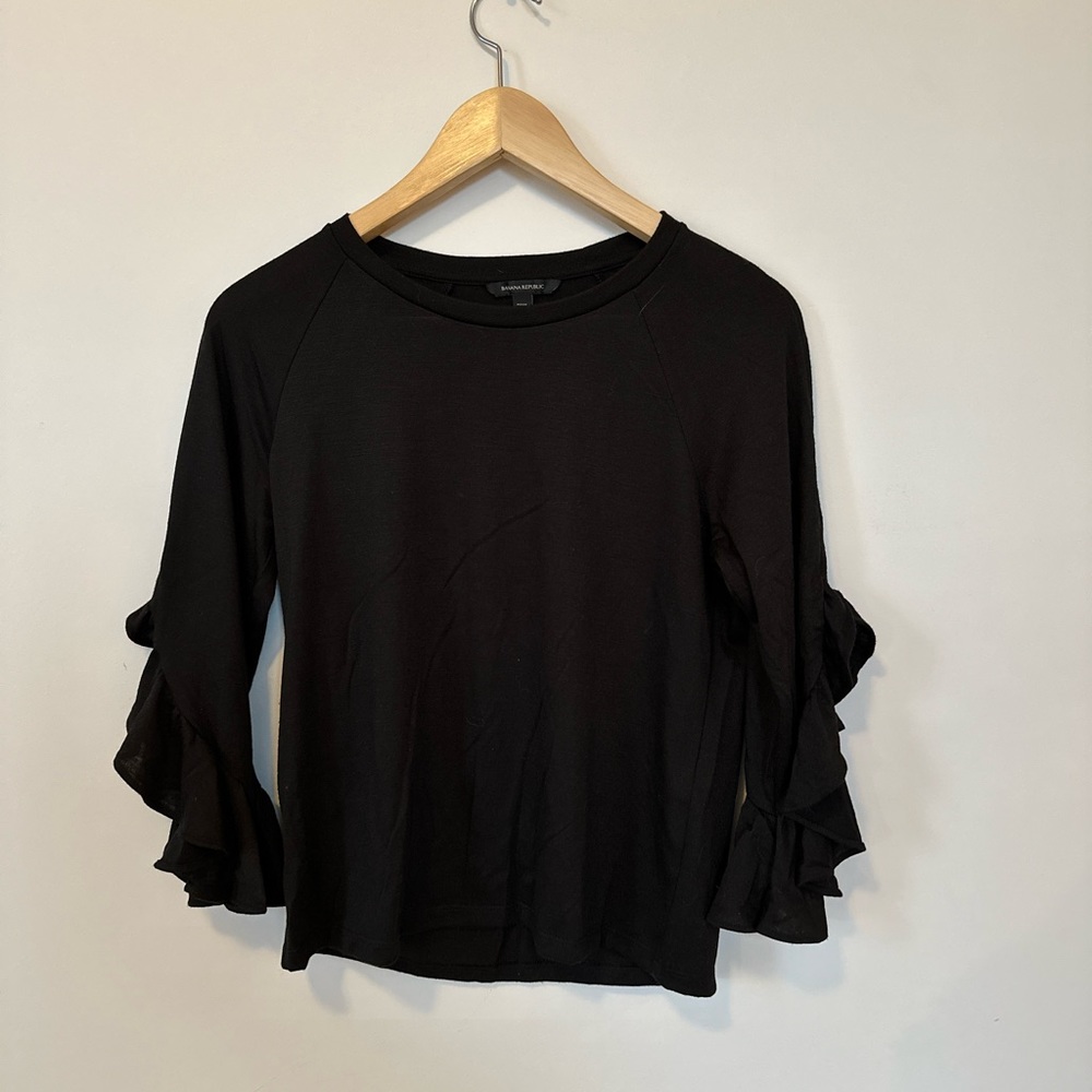 Cute ruffle long sleeve top